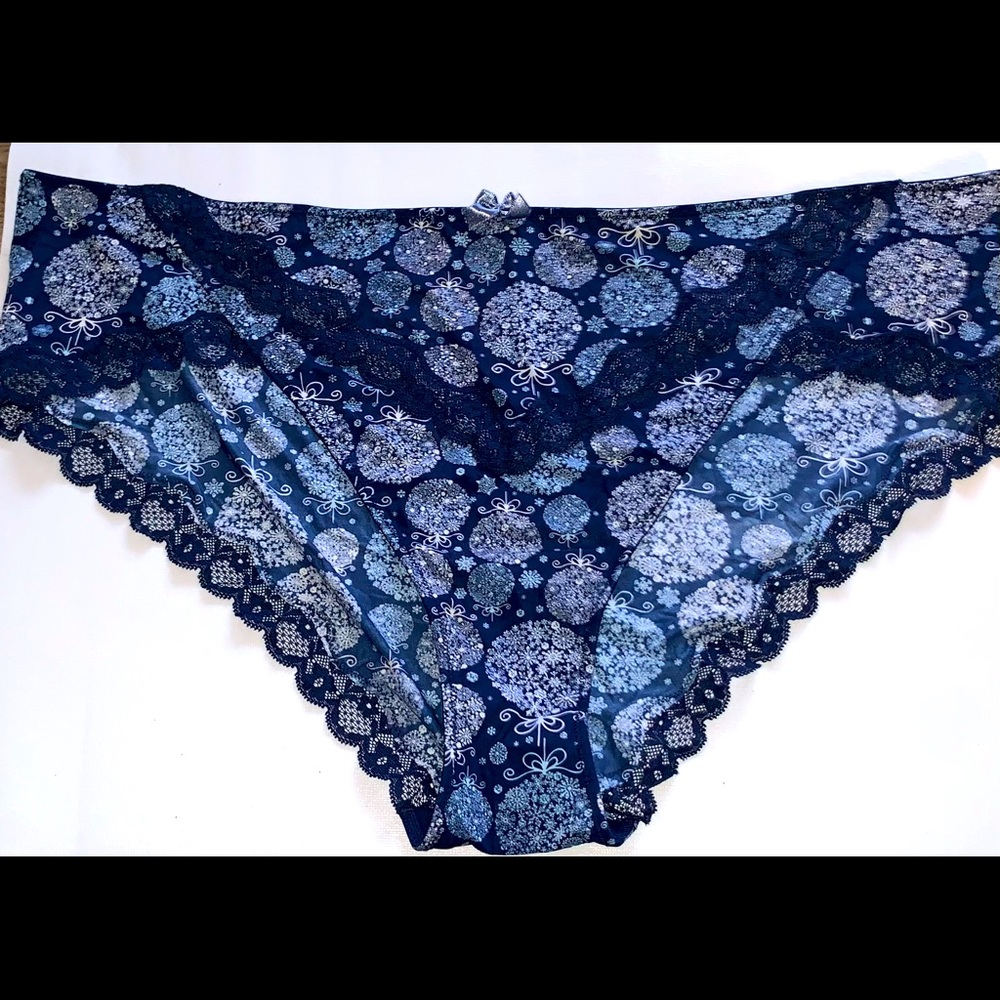 NEW Adore Me Bikini Panty 2X in Blue Snowflake pattern - MATCHING BRA IN CLOSET